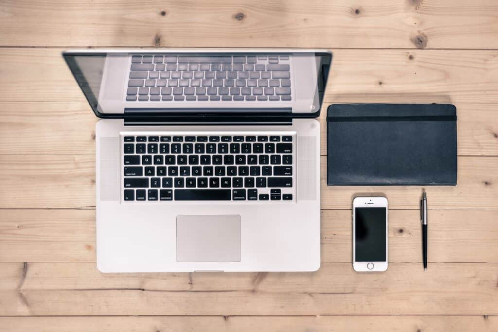 Comparing Microsoft 365 and Google Workspace for a Miami business