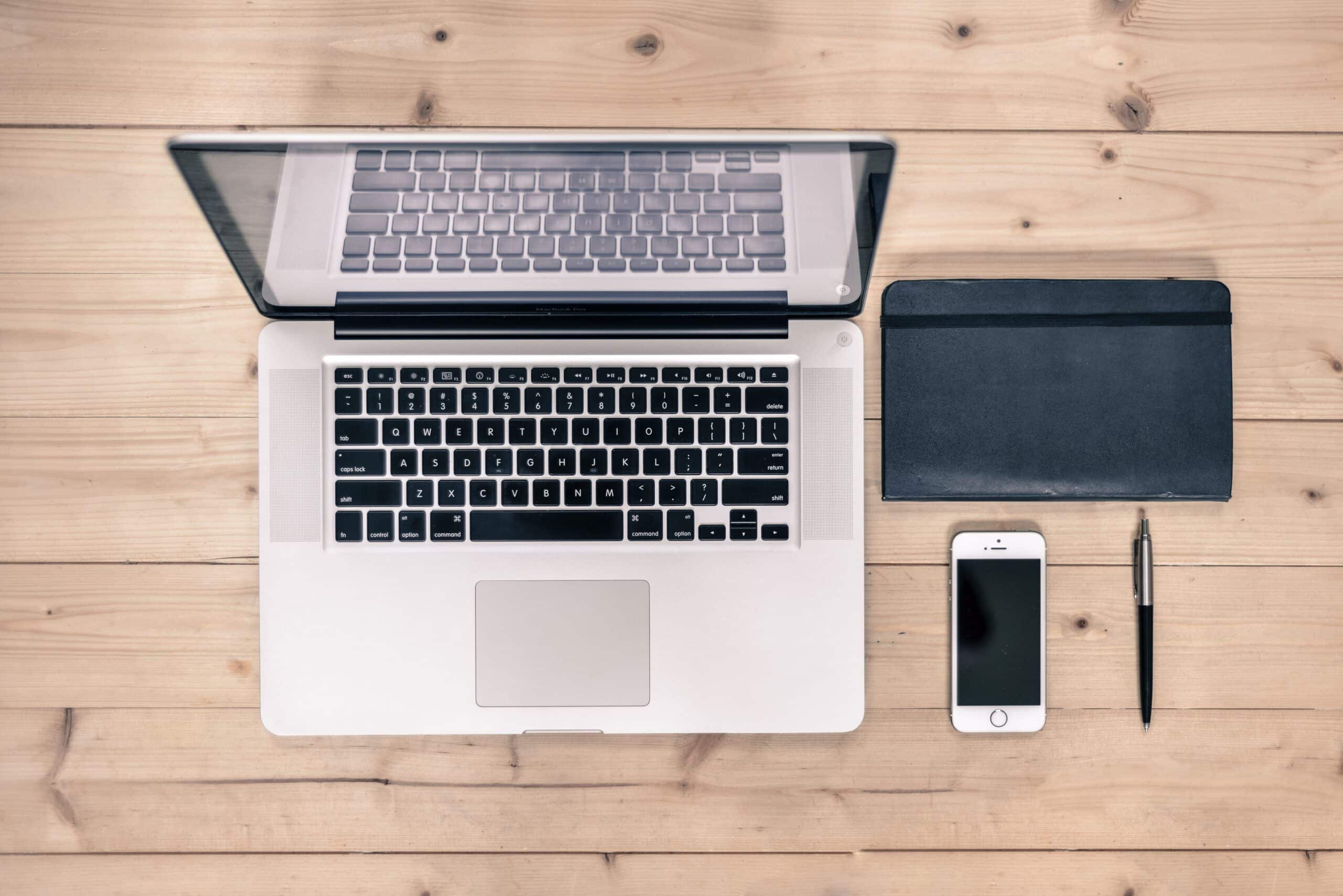 Comparing Microsoft 365 and Google Workspace for a Miami business